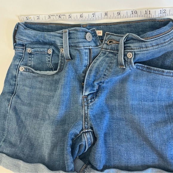 Levi Strauss & Co, Mid Length Girls Denim Shorts Size 24 - Picture 6 of 7